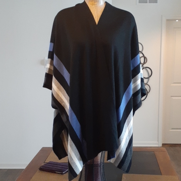 Accessories - NWT  2X/3X Open Front Puncho / Cape / Wrap  NWT
